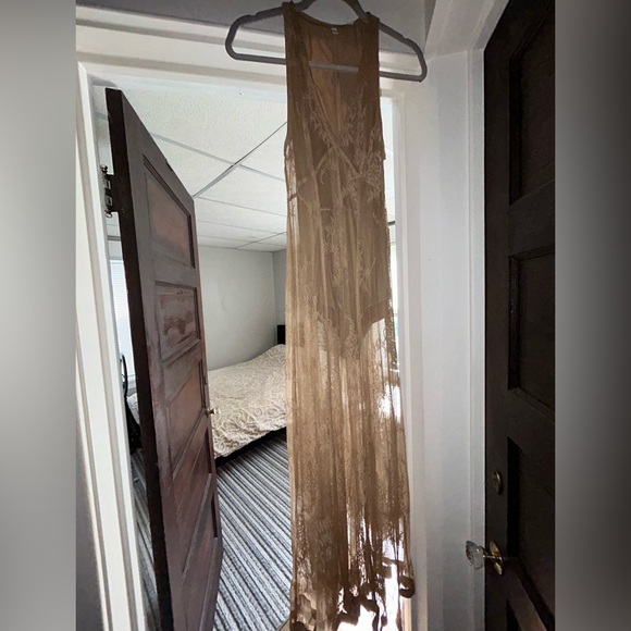 & Other Stories lace maxi dress with bodysuit in beige - Picture 15 of 15